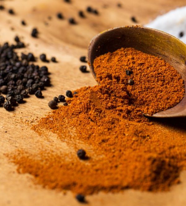 spoon-heap-spices-table (1)