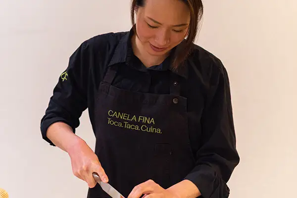 emiko-tsunoda-sushi-woman